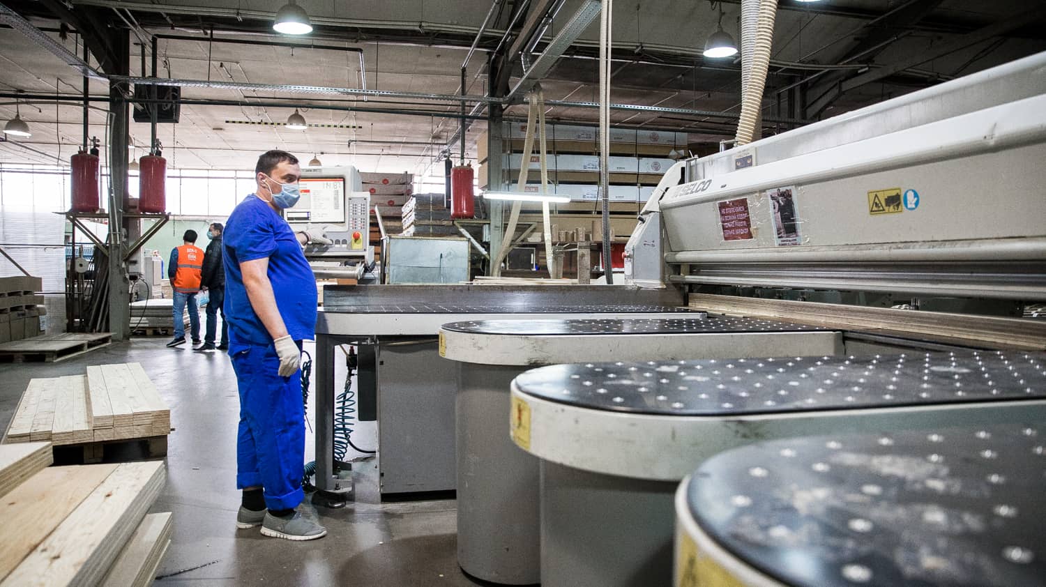 Пример установки двери — Производство